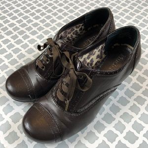 Mudd Oxfords Austen Faux Leather Heel Brown sz 7.5
